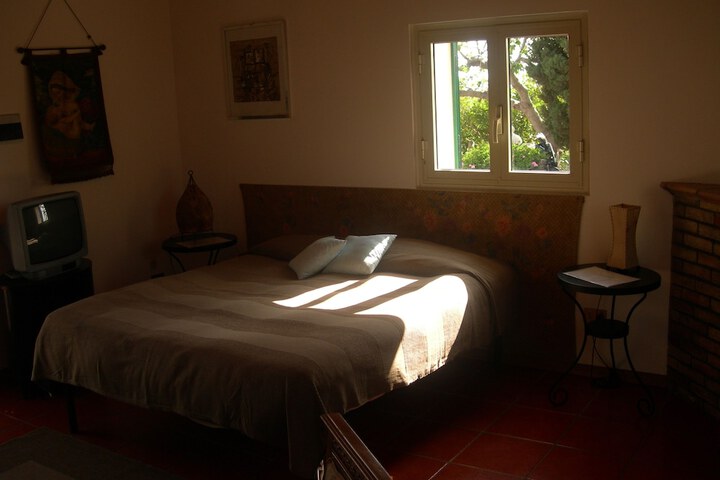 Room 6 of 61
