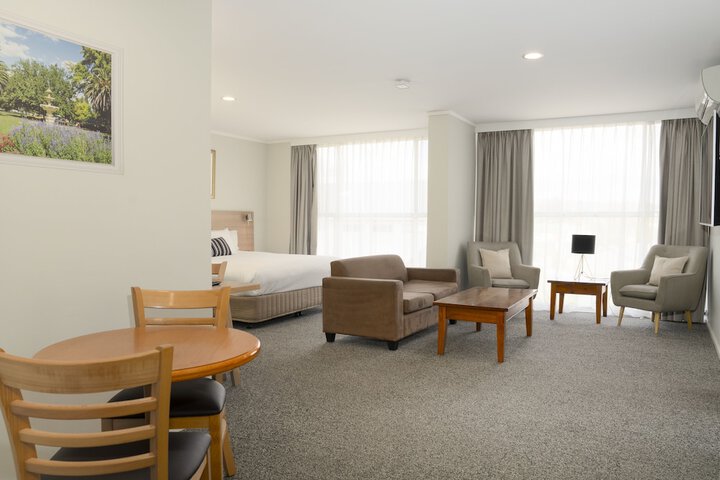 Room 9 of 15