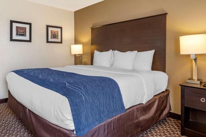 Double Accessible 2 Queen Beds (1 of 3)