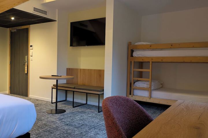 Room 5 of 27