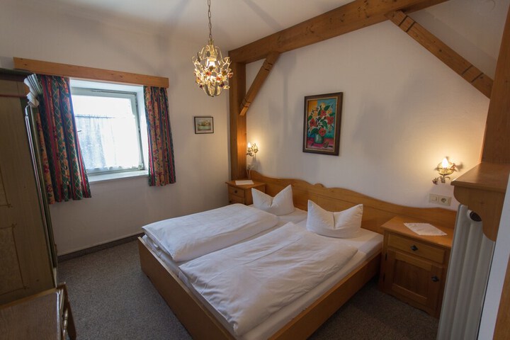 Room 5 of 34