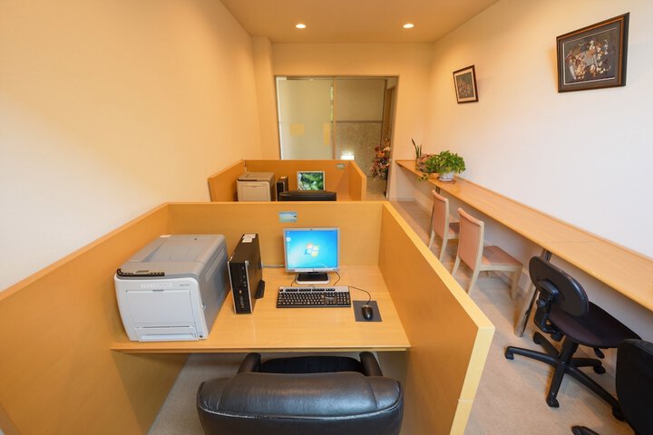 Business Center 19 of 22