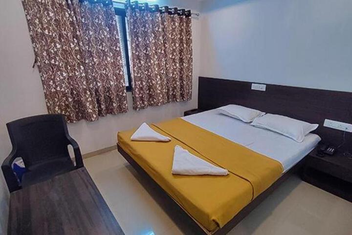 FabExpress Santosh Lodging