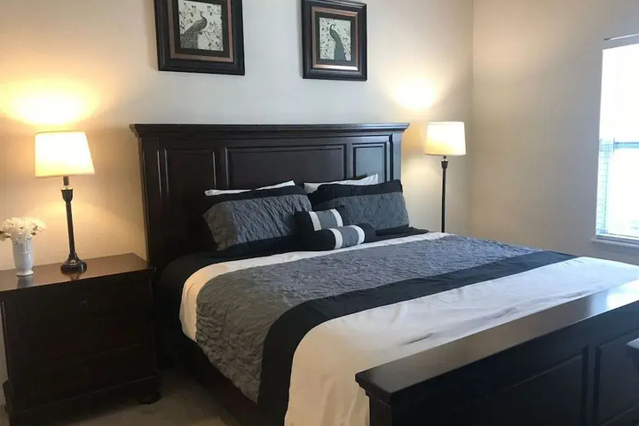 Room 5 of 20