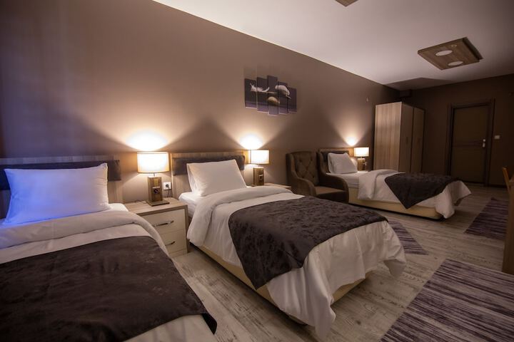 Room 10 of 24