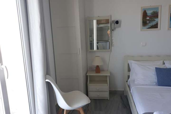 Room 18 of 68
