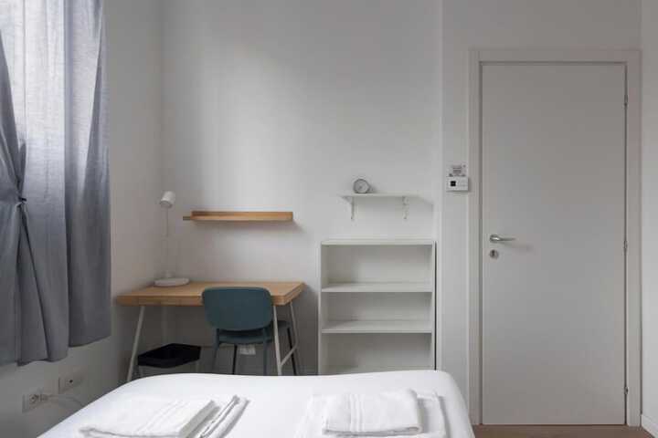 Room 3 of 27
