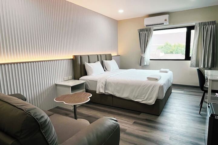 Room 6 of 45