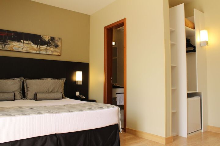 Room 6 of 69