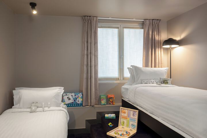 Room 16 of 39