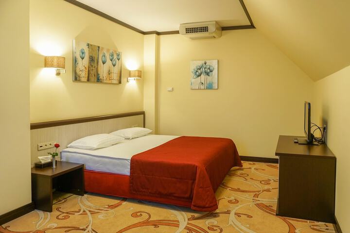 Room 7 of 113