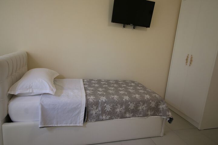 Room 12 of 47