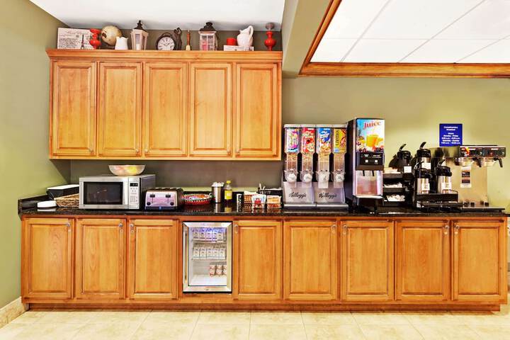Breakfast area