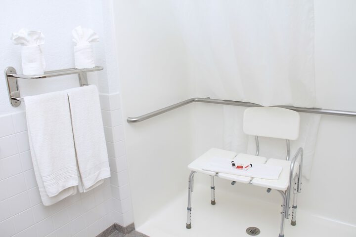 1 Queen Bed Accessible Room (8 of 20)