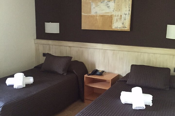 Room 8 of 16