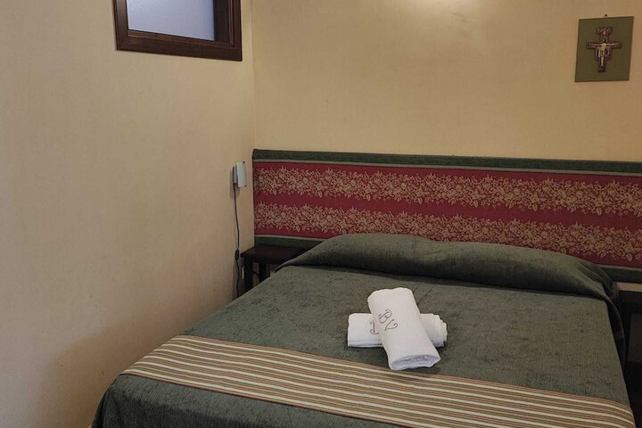 Room 15 of 53