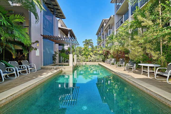 Hotel with Pool