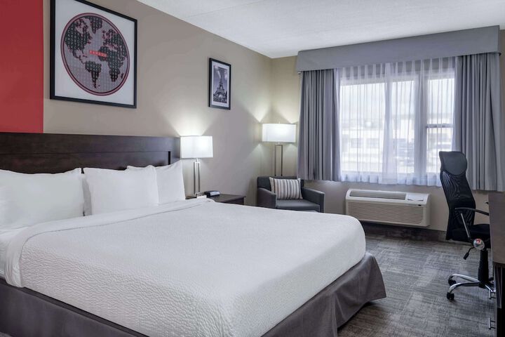 Room 30 of 90