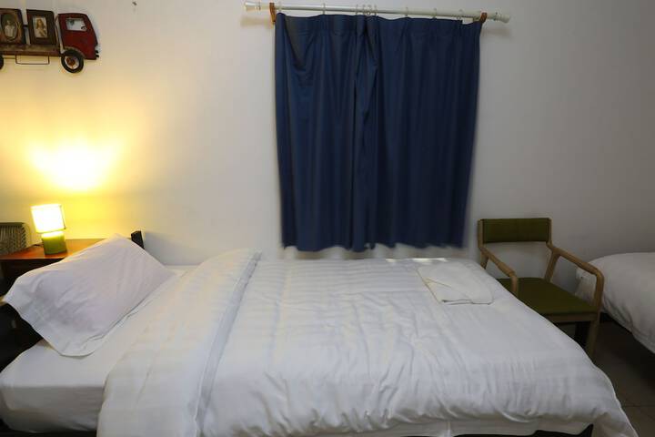 Room 14 of 26