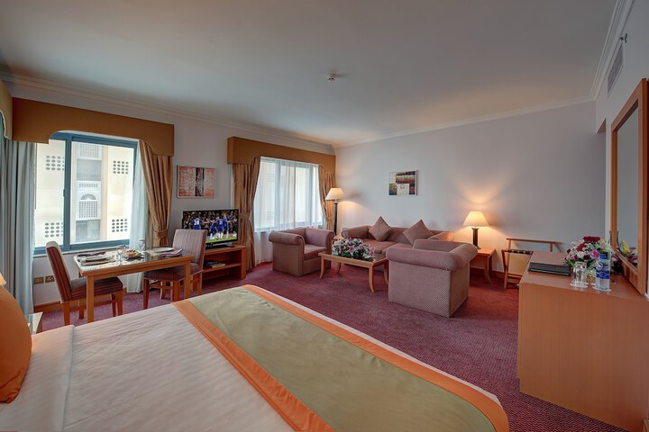Room 6 of 34