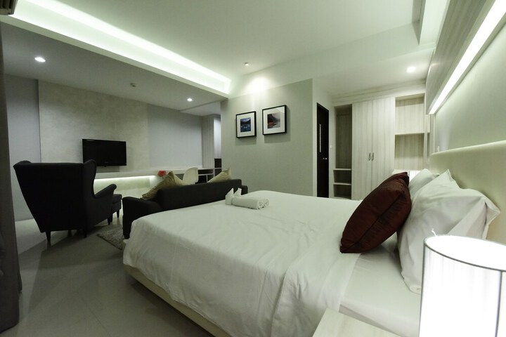 Room 11 of 63