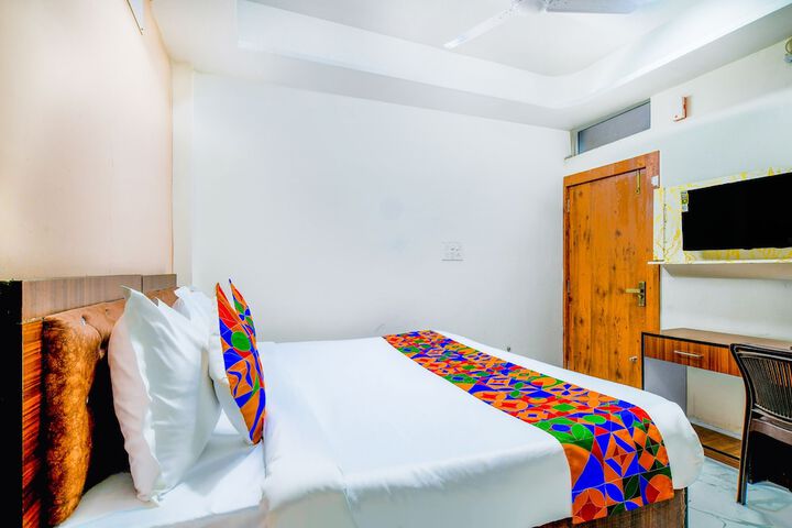 Room 14 of 25