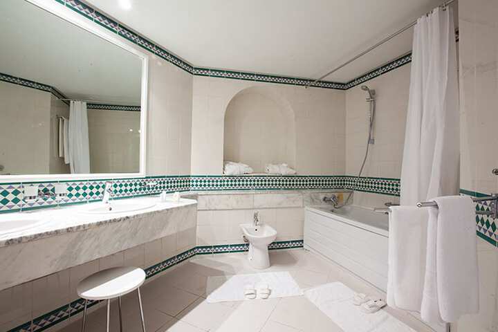 Room 15 of 61