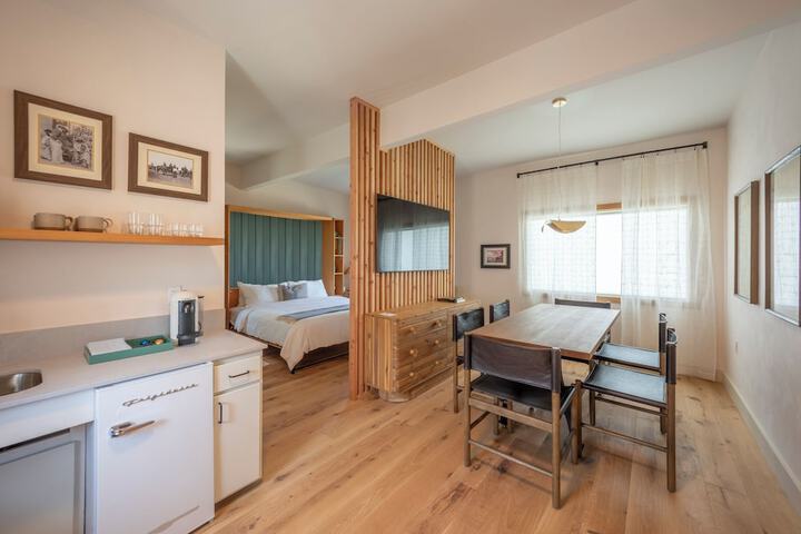 Room 10 of 22