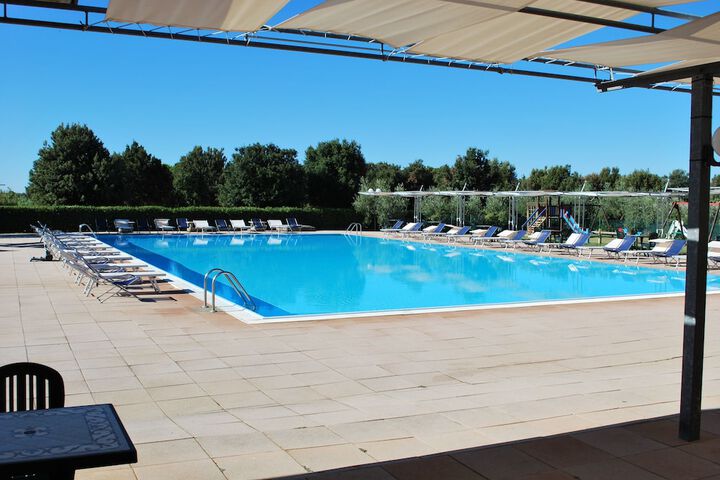 Hotel with Pool