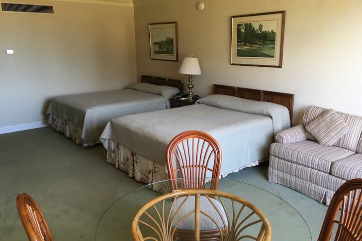 Room 6 of 72