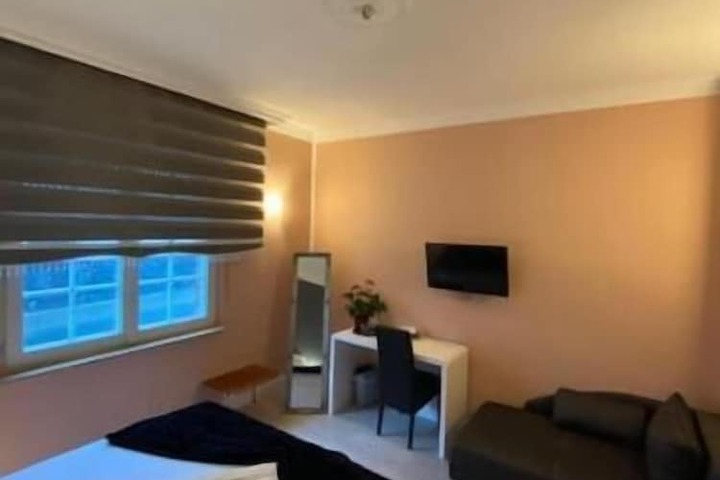 Room 14 of 63
