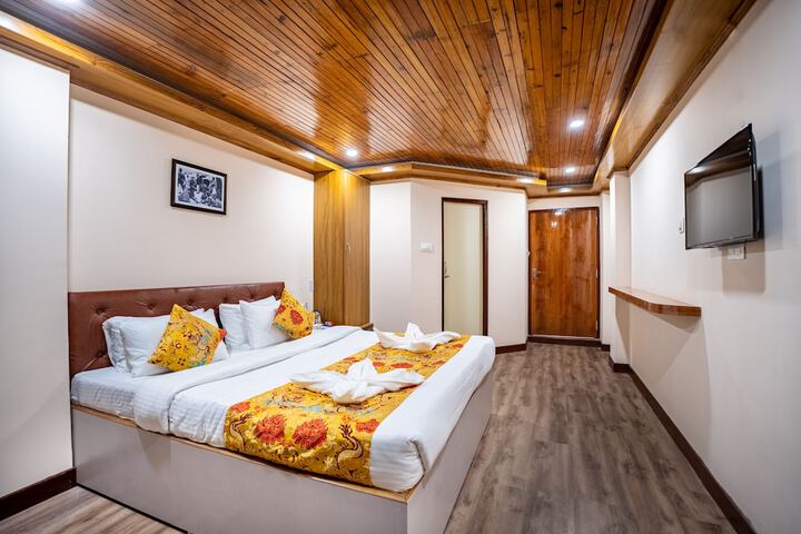 Room 16 of 40