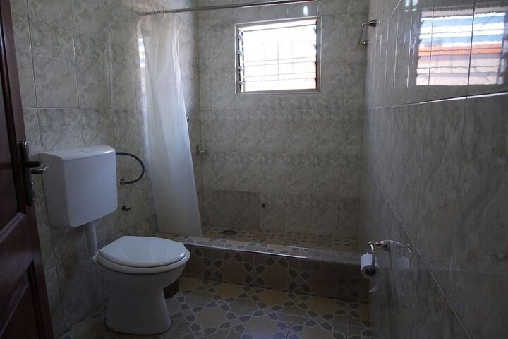 Room 9 of 10