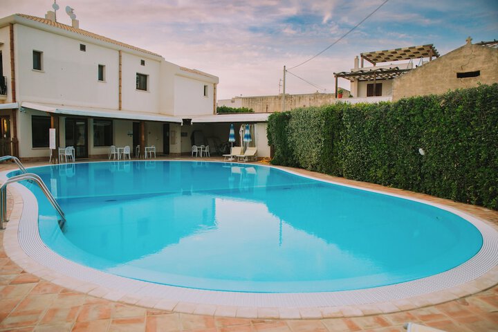 Pool 71 of 95