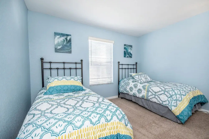 Room 6 of 18