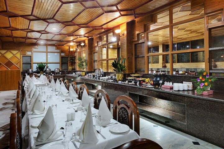 Dining 77 of 89