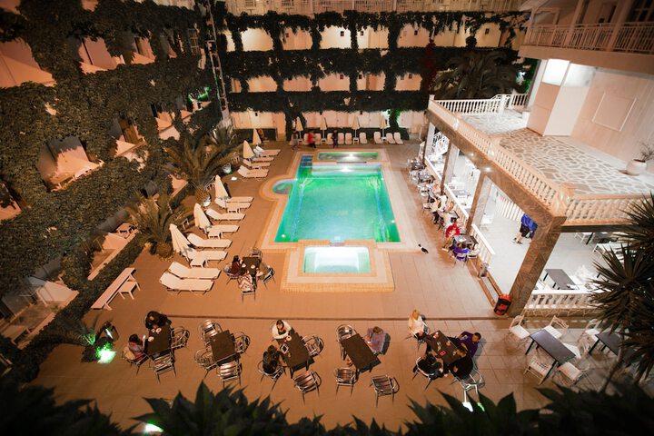 Pool 40 of 57