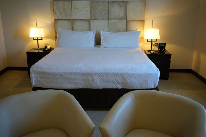 Room 18 of 114