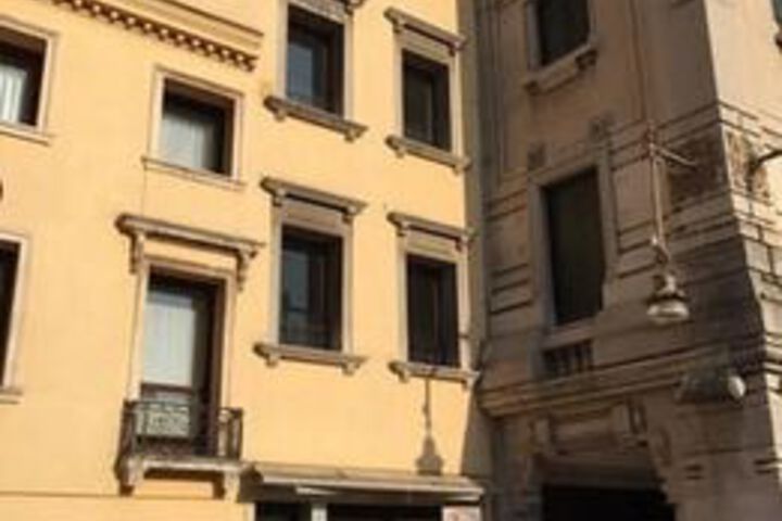 Hotel 7 of 19