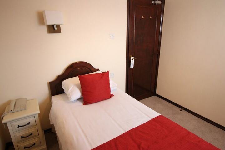 Room 76 of 140