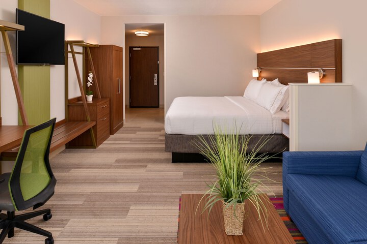 Room 14 of 53