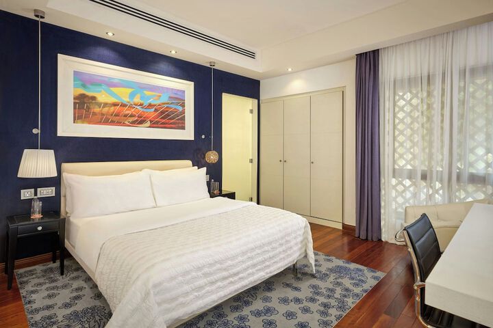 Room 31 of 103