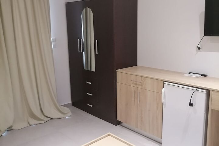 Room 28 of 66