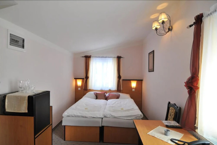 Room 3 of 30