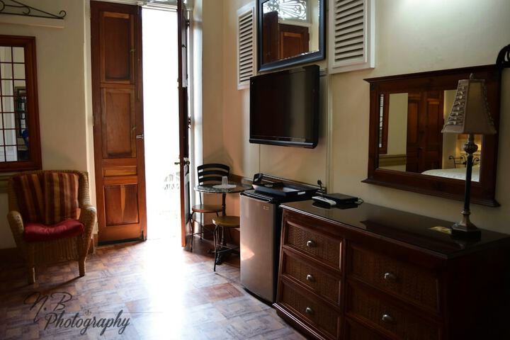 Room 4 of 32