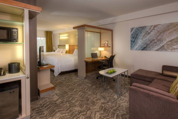 Room 7 of 28