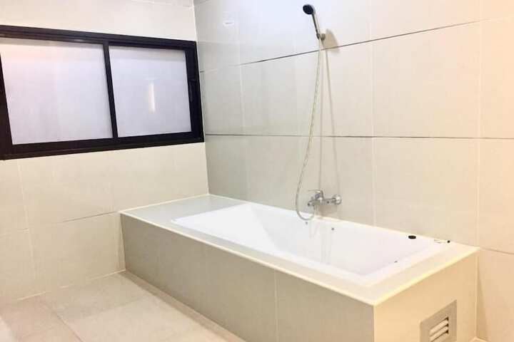 Room 16 of 19