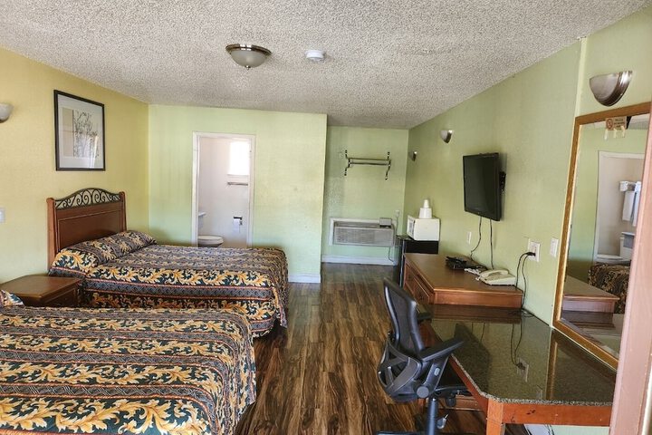 Basic Room 2 Queen Beds Refrigerator, Microwave (7 of 12)
