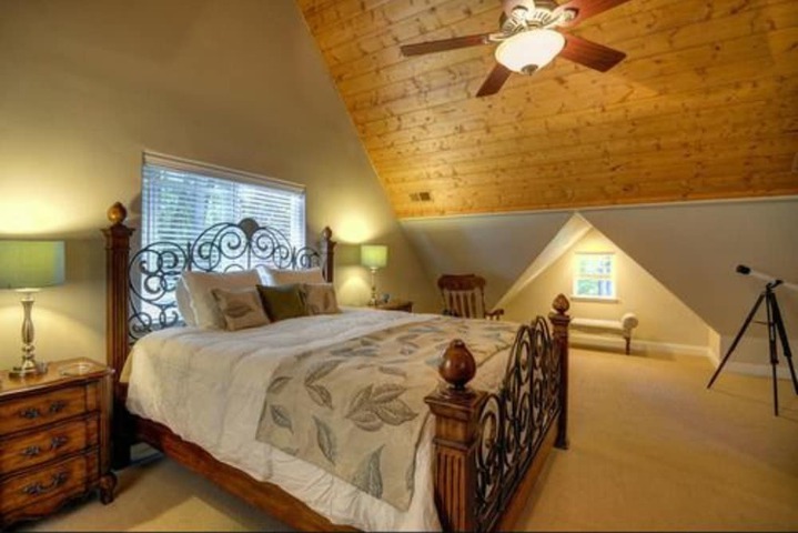 Room 9 of 30