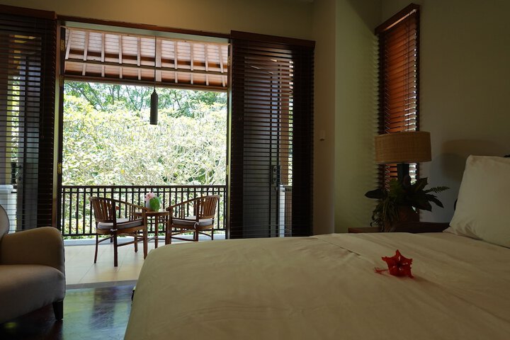 Room 6 of 80
